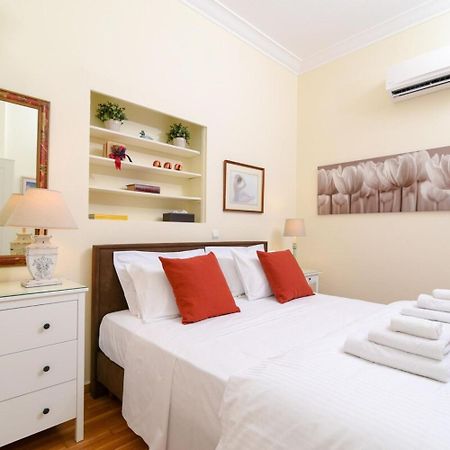 Classy Apartment In The Heart Of Атина Екстериор снимка