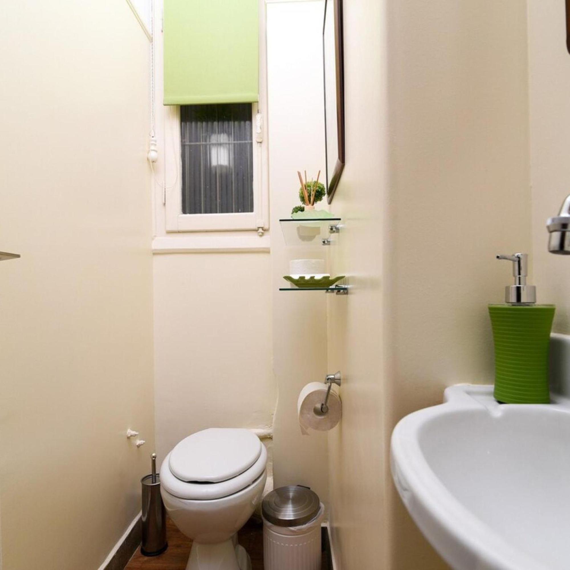 Classy Apartment In The Heart Of Атина Екстериор снимка