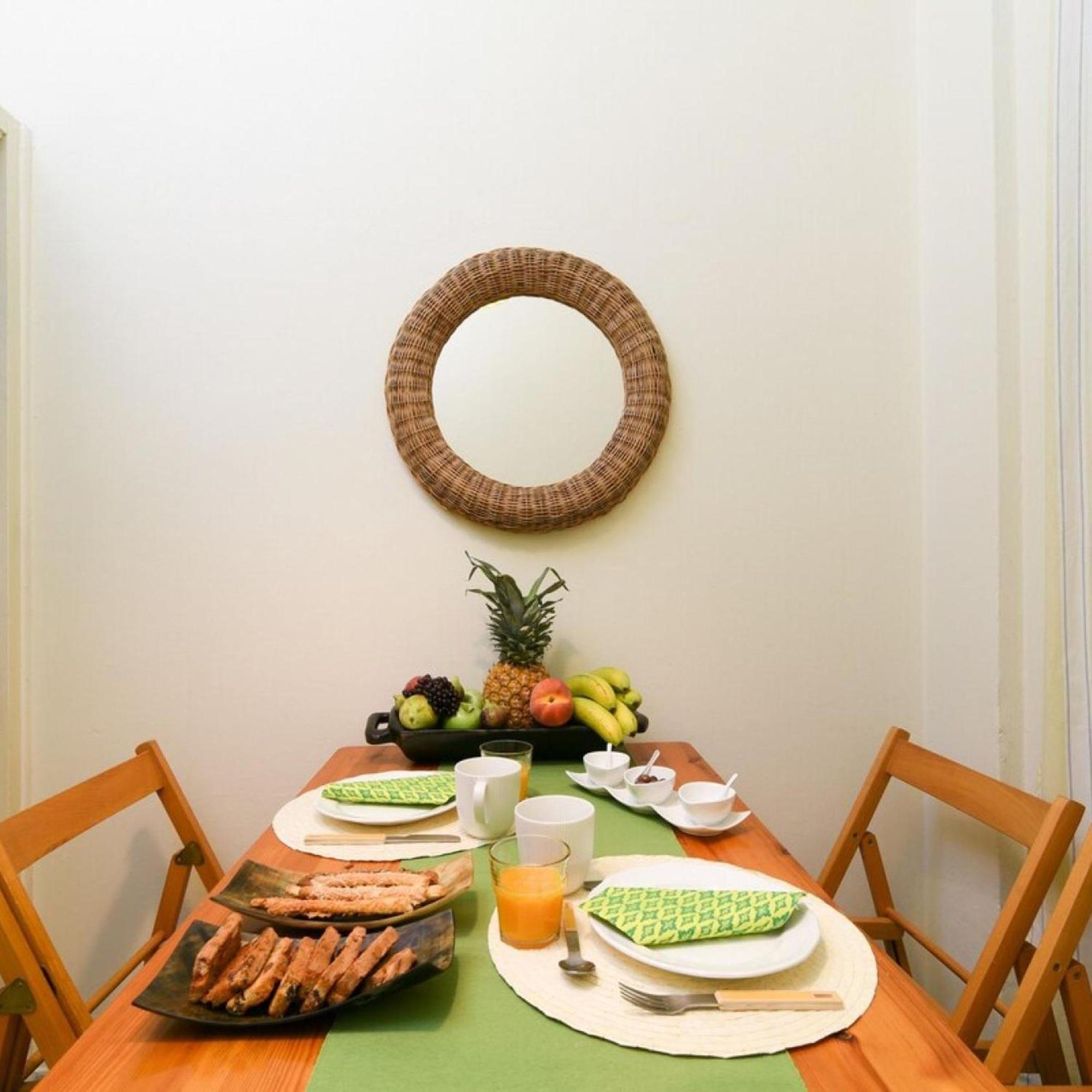 Classy Apartment In The Heart Of Атина Екстериор снимка