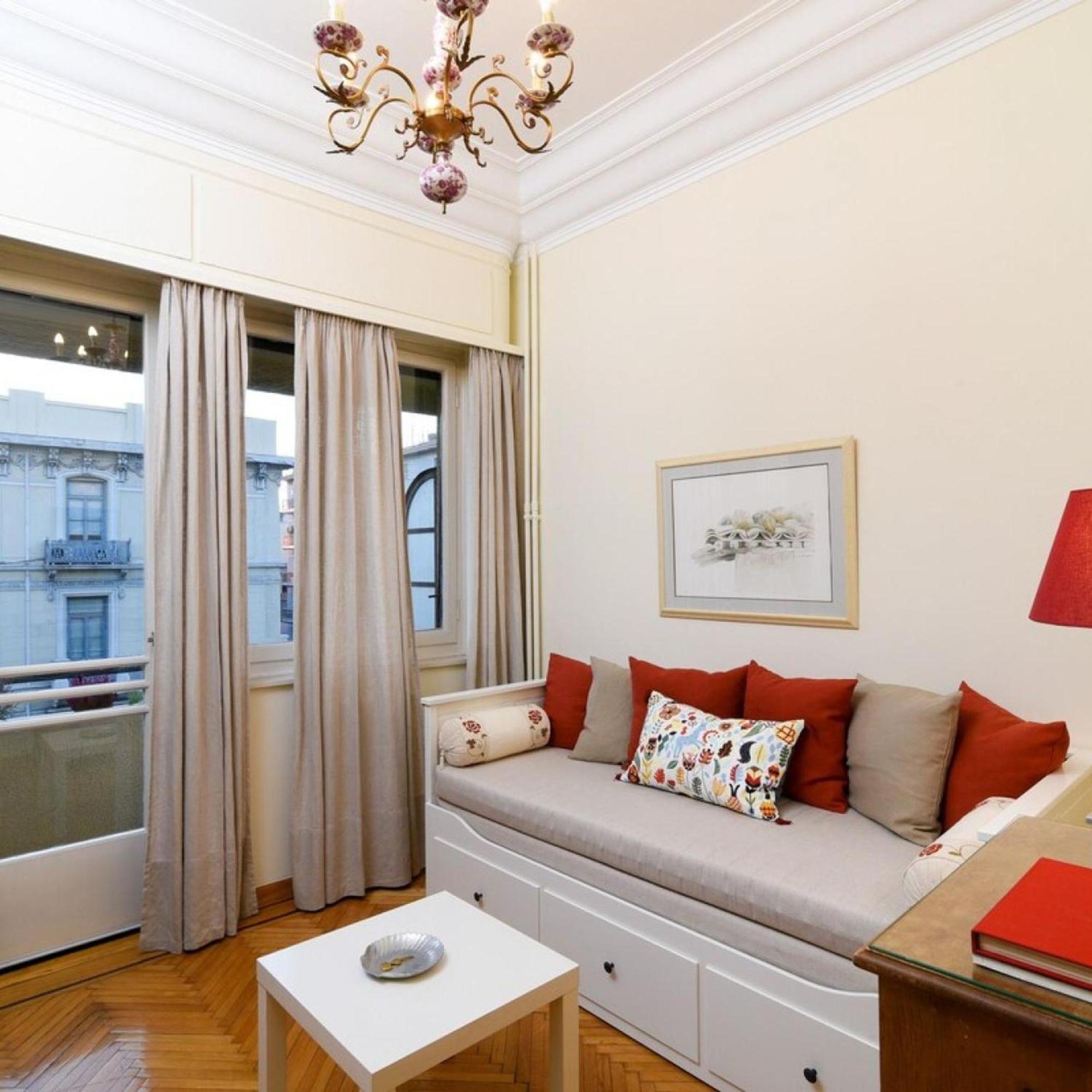 Classy Apartment In The Heart Of Атина Екстериор снимка