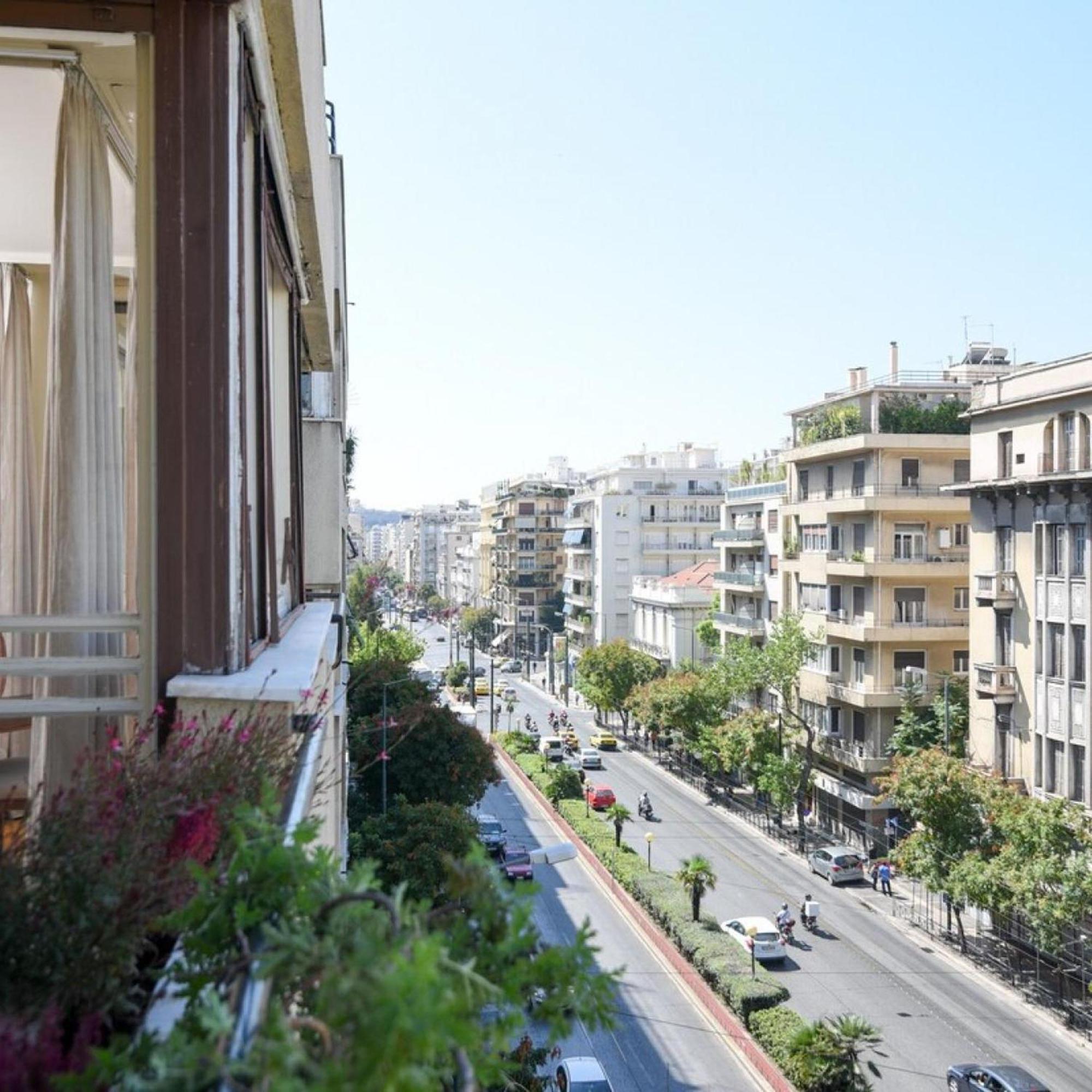Classy Apartment In The Heart Of Атина Екстериор снимка