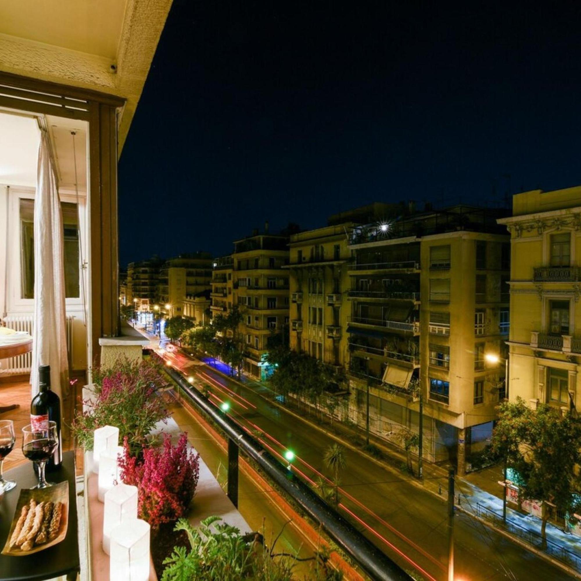 Classy Apartment In The Heart Of Атина Екстериор снимка